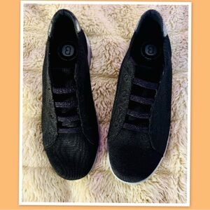 Women’s BZees Golden Knit Slip-On Sneaker ~ Size 7 ~ Black